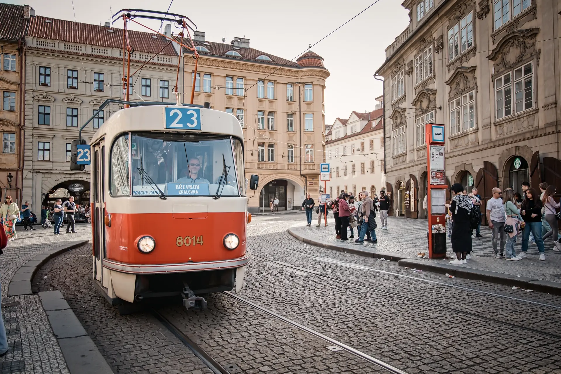 prague public transport easter