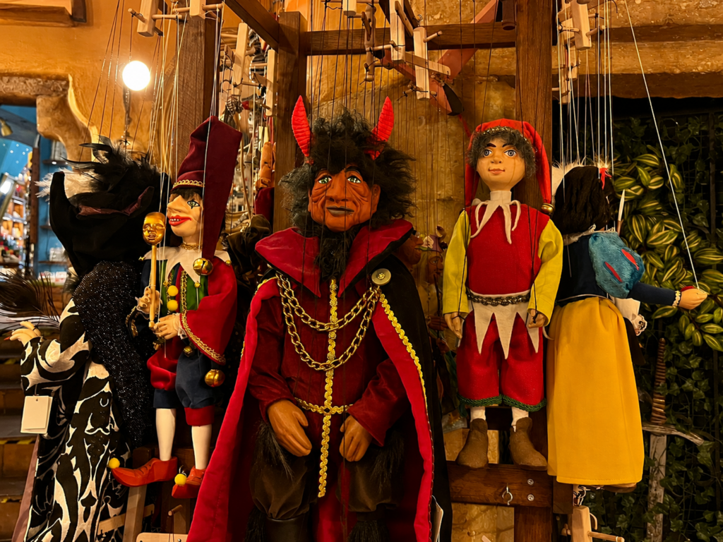 Marionettes